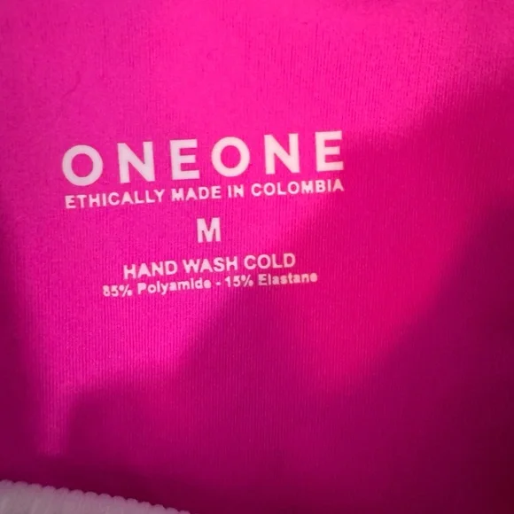 One One NWT Size Medium Colorblock One Piece Bathing Suit Beach Vacation - Picture 8 of 8